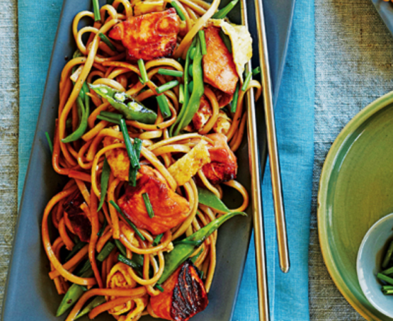 Salmon Fillets with Noddles